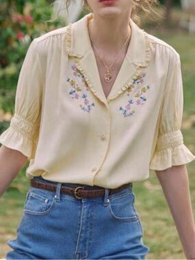 Simple Retro Alicia Floral Embroidery Light Yellow V-Neck Blouse, Size xxl, EUC